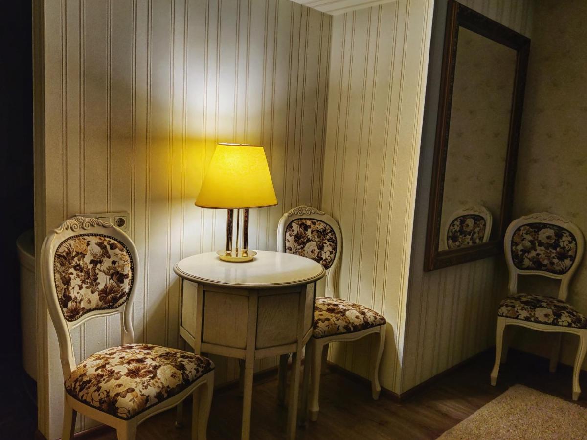 Chaplin Hotel Lviv Kültér fotó
