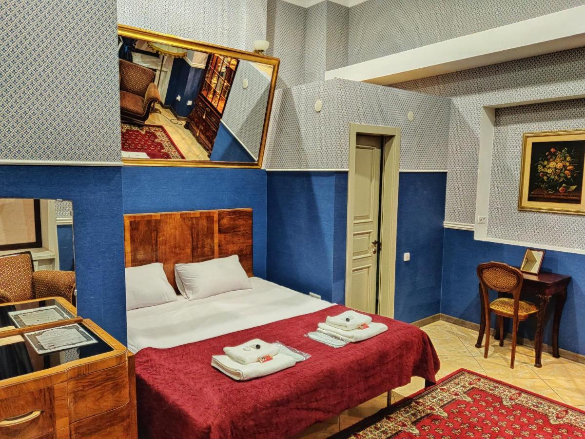 Chaplin Hotel Lviv Kültér fotó