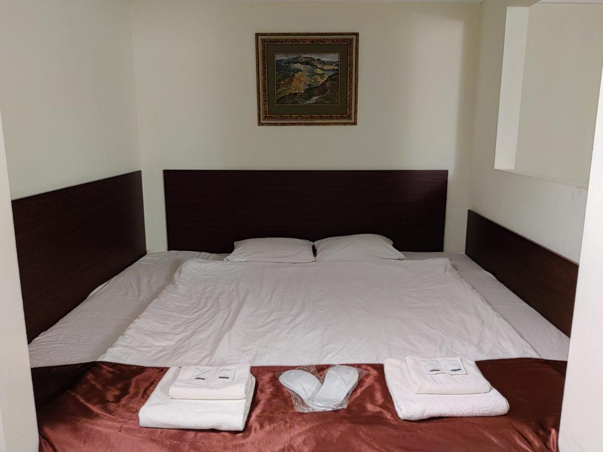 Chaplin Hotel Lviv Kültér fotó