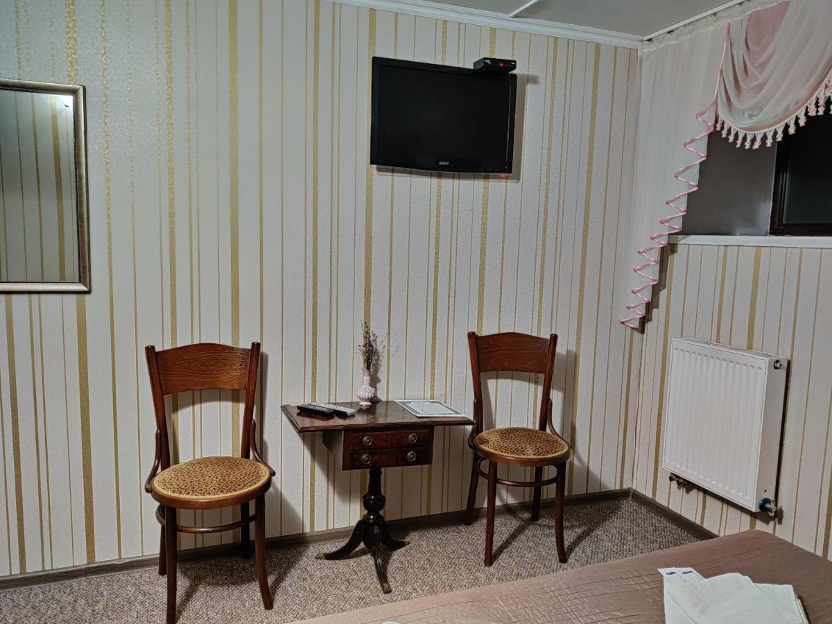 Chaplin Hotel Lviv Kültér fotó