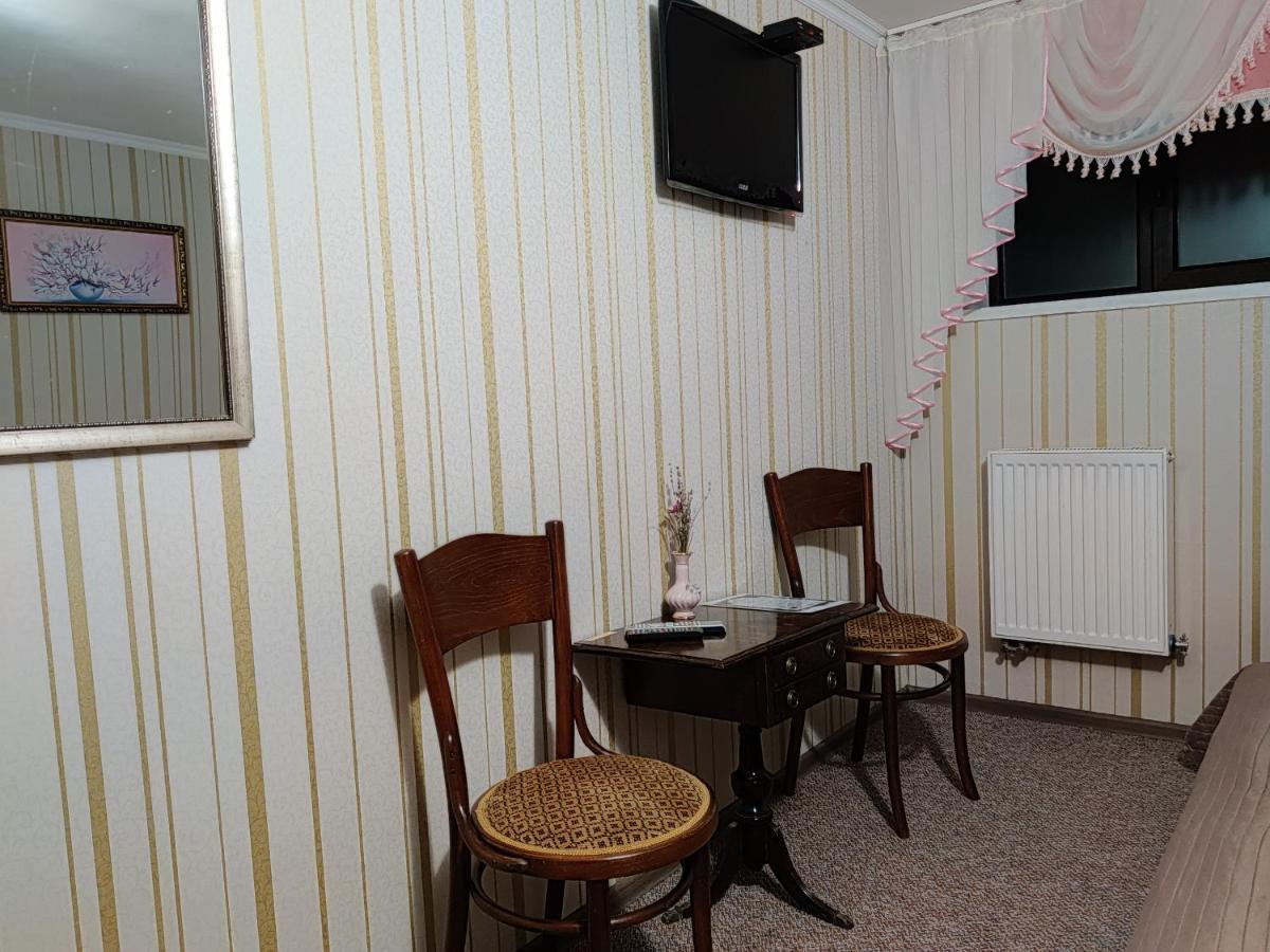 Chaplin Hotel Lviv Kültér fotó